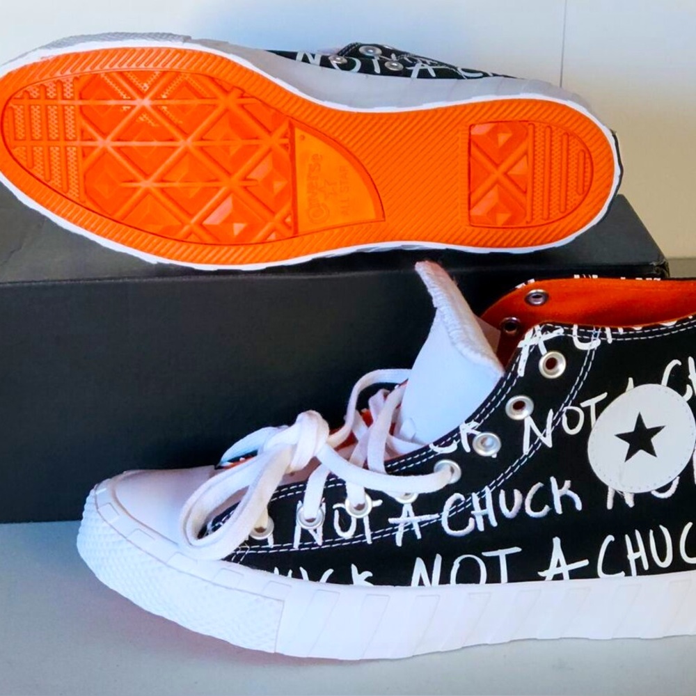 Converse Kids High-Top Sneakers 🖤🖤🖤